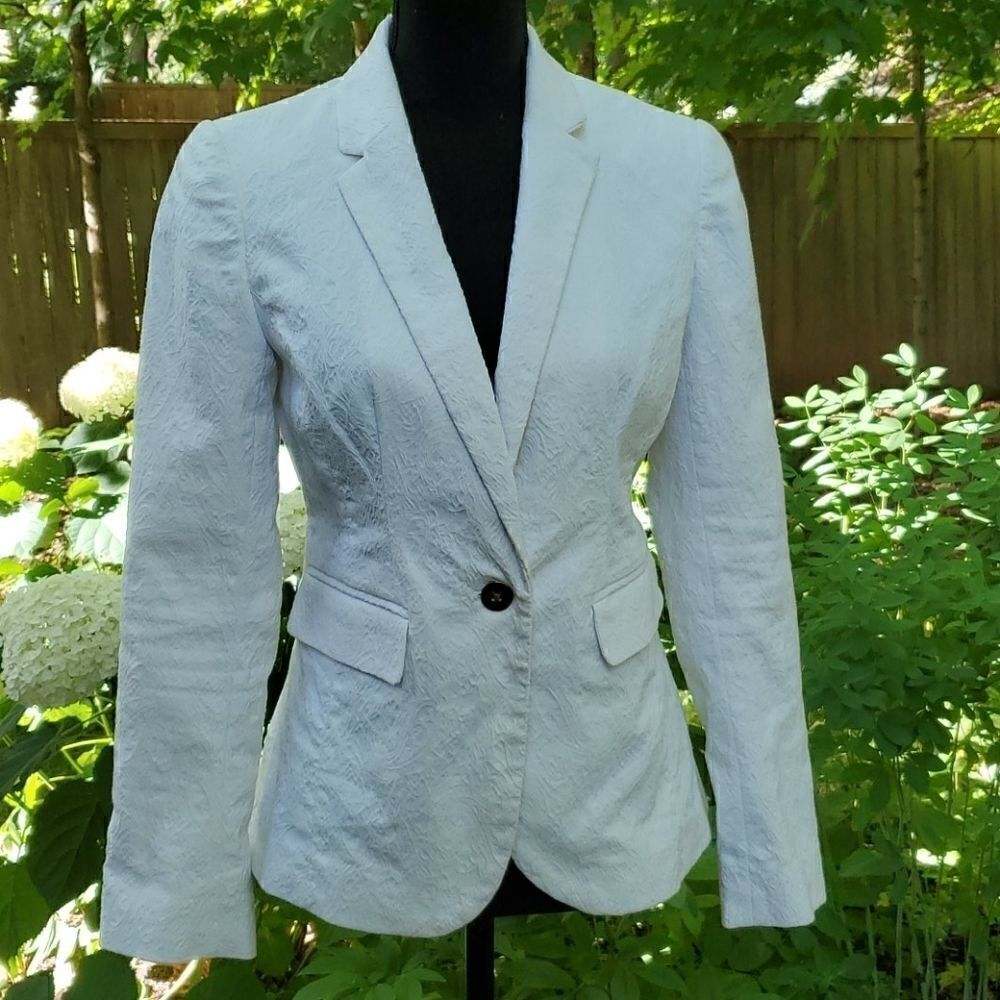 APT 9 | Jacard style Blazer